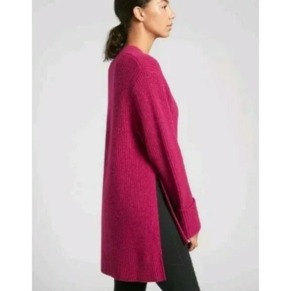 NWT ATHLETA Shasta V-Neck Sweater Oversized Merino Wool Chunky Knit Pink - Picture 2 of 3